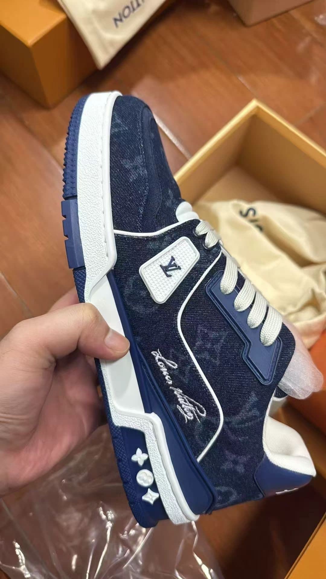 LOUIS VUITTON TRAINERS FOR MEN product image 1
